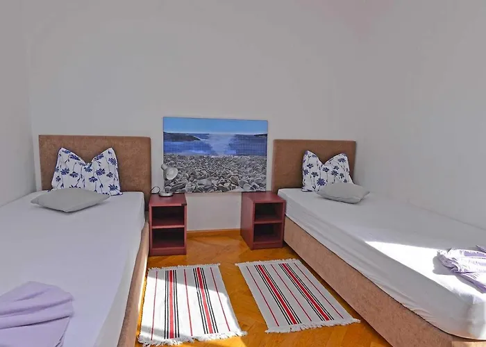 Kaciol بيت ضيافة Veli Lošinj