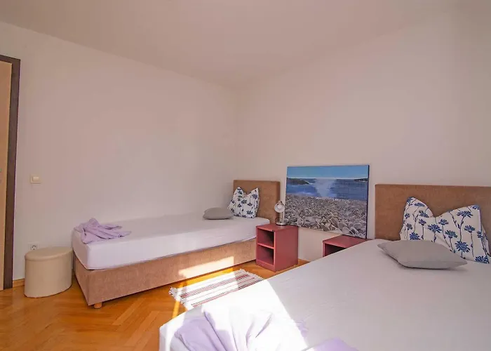 Kaciol بيت ضيافة Veli Lošinj