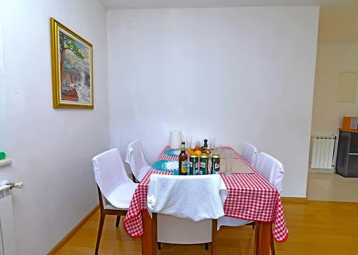 Kaciol بيت ضيافة Veli Lošinj